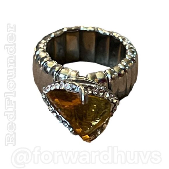 Bundle Sale 3 for $15 | Yellow Plastic Stretch Ring Size 6-9 - Picture 6 of 9